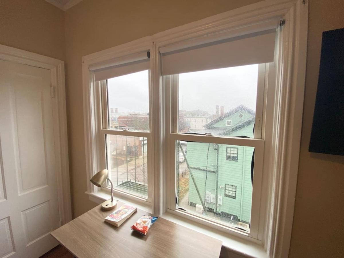 Sunny Spacious Room In Federal Hill, Downtown With Shared Bathroom And Kitchen Providence Esterno foto