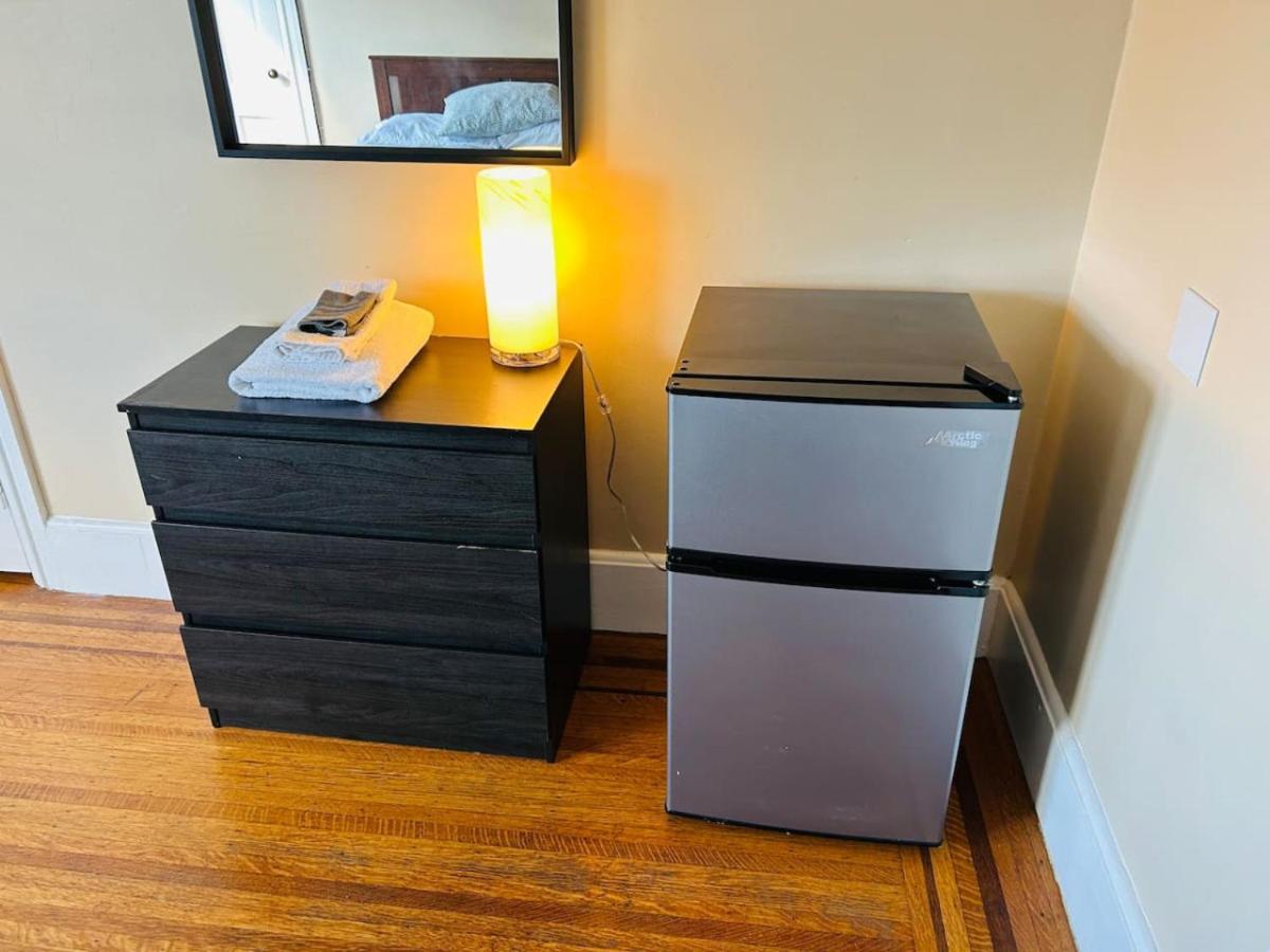 Sunny Spacious Room In Federal Hill, Downtown With Shared Bathroom And Kitchen Providence Esterno foto