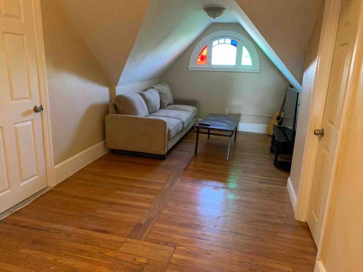 Sunny Spacious Room In Federal Hill, Downtown With Shared Bathroom And Kitchen Providence Esterno foto